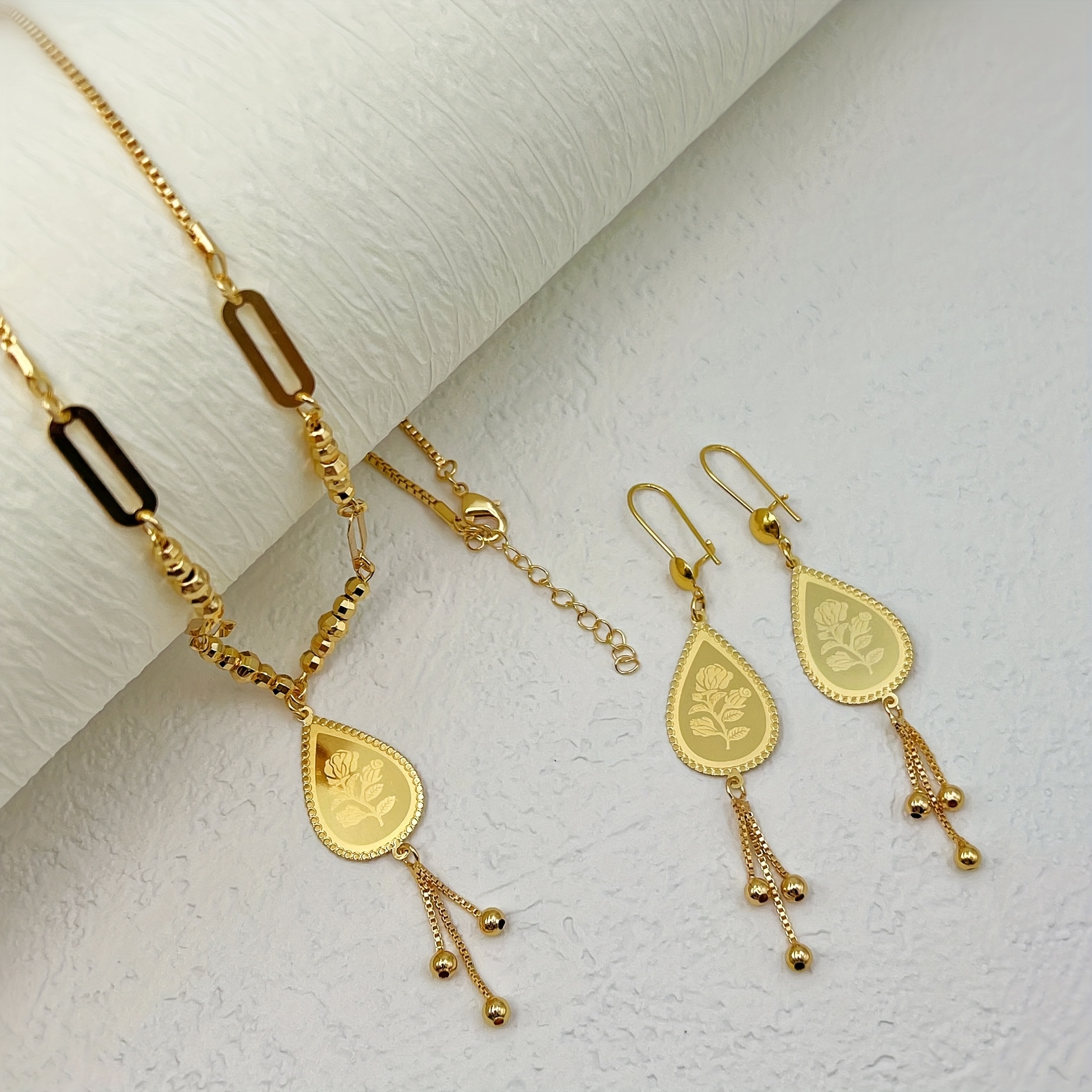 Minimalist Golden Jewelry Set for Middle Eastern Brides